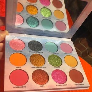 WOW POSHMARK - Authentic Menagerie Sugar High 12 Pan Eyeshadow Palette